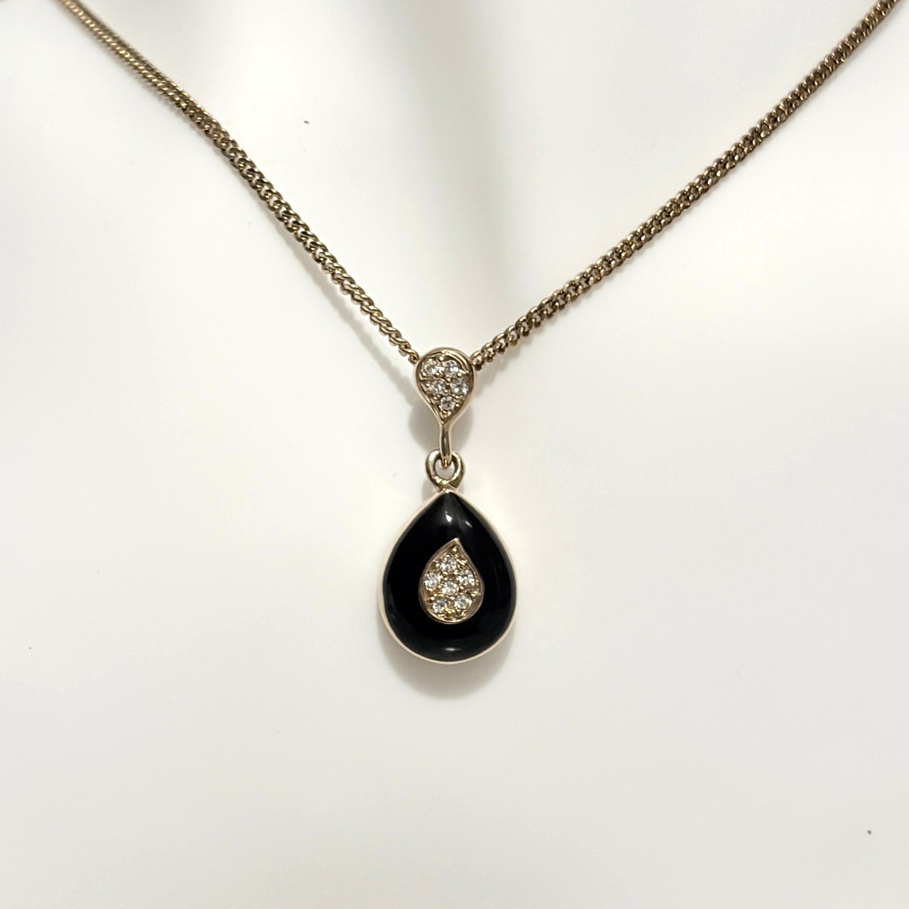 Christian Dior Vtg Black Enamel Teardrop Rhinestone Pendant Necklace Gold Tone 155$